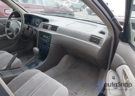 1999 Toyota Camry Le from USA, damaged, VIN 4T1BG22K1XU877271